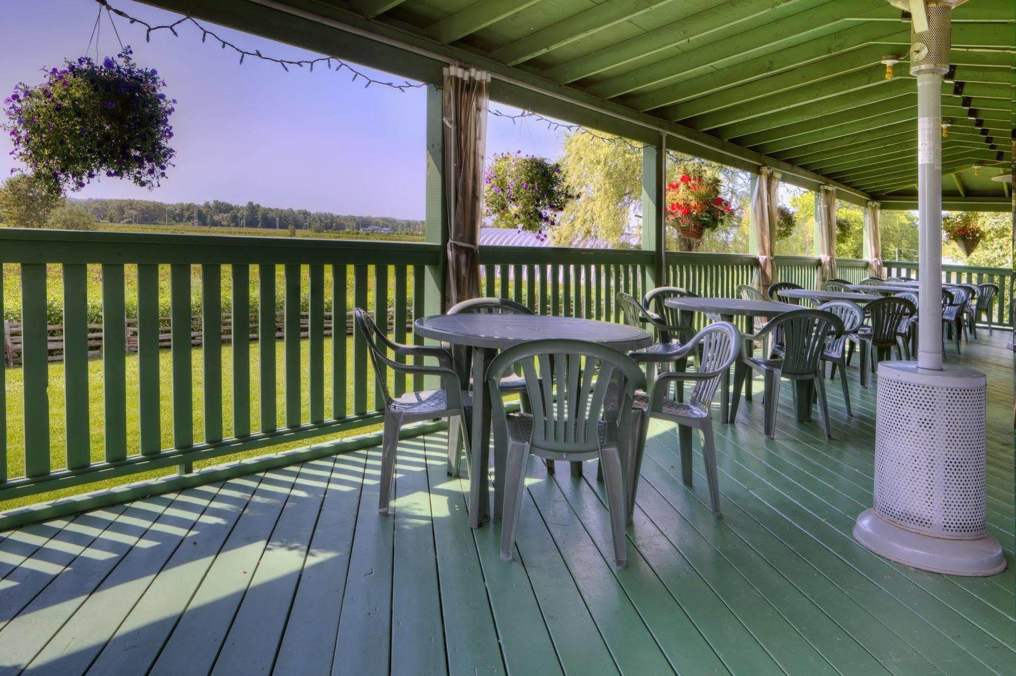 Auberge Baker Chateau Richer Екстер'єр фото